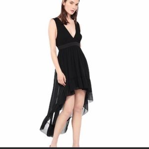 Almost NEW -Sandro deep VNeck Black Cocktail dress